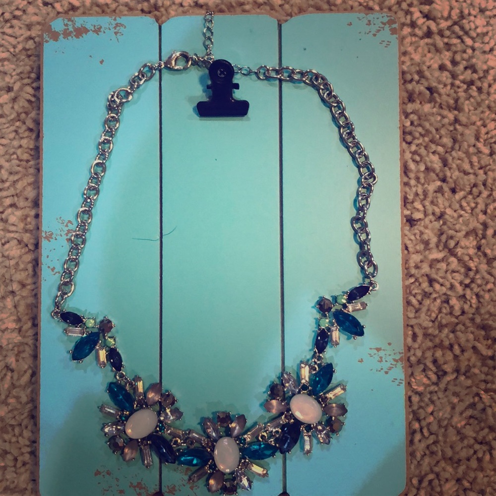 Blue crystal flower necklace